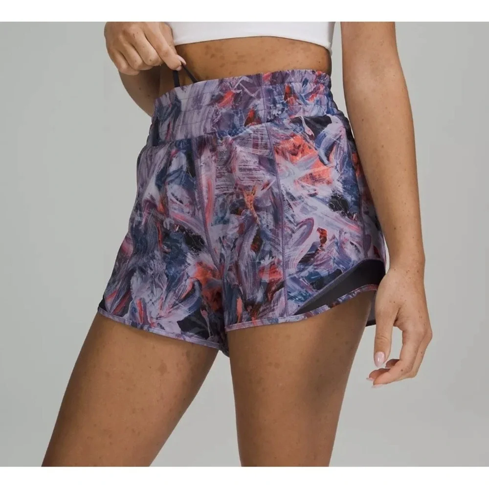 Lululemon Hotty Hot Lined Shorts‎ Size 4 Atmospheric Purple Multi 2.5
